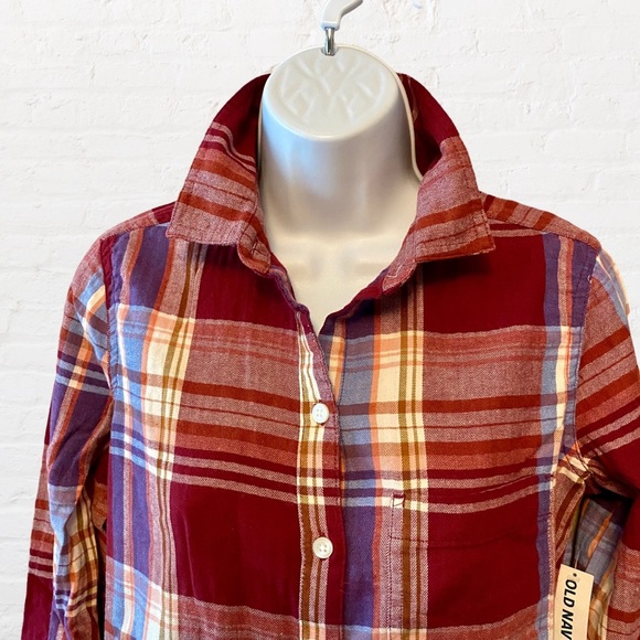 Old Navy The Classic Red Plaid Light Flannel Button Down Shirt, size Small - Picture 7 of 8
